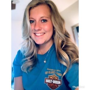 Meet your Posher, Ashley